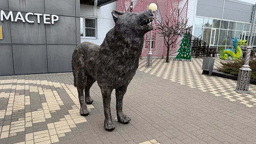 Скульптура Волк
